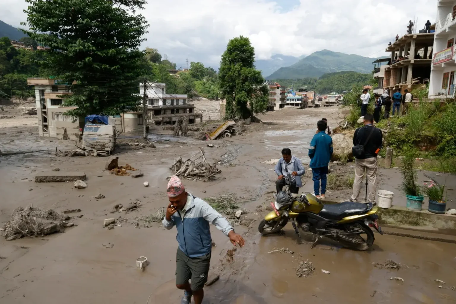 Schwere Sturzflut in Nepal: Das Schweizerische Rote Kreuz leistet Nothilfe